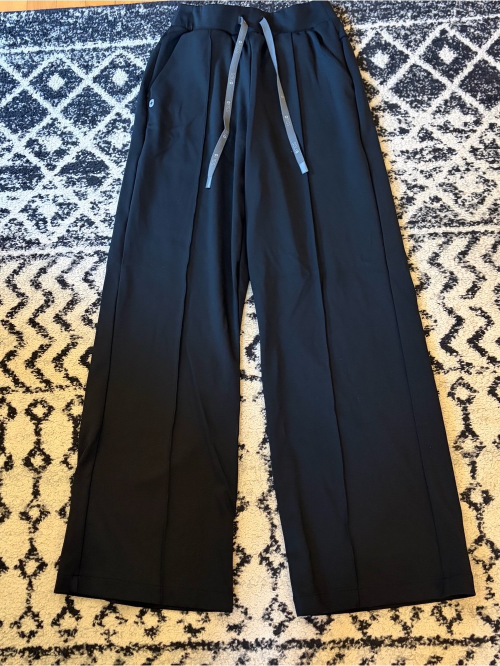 FIGS Black Salina FORMx High-Waisted Wide Leg Scrub Pants XS Tall Inseam Work